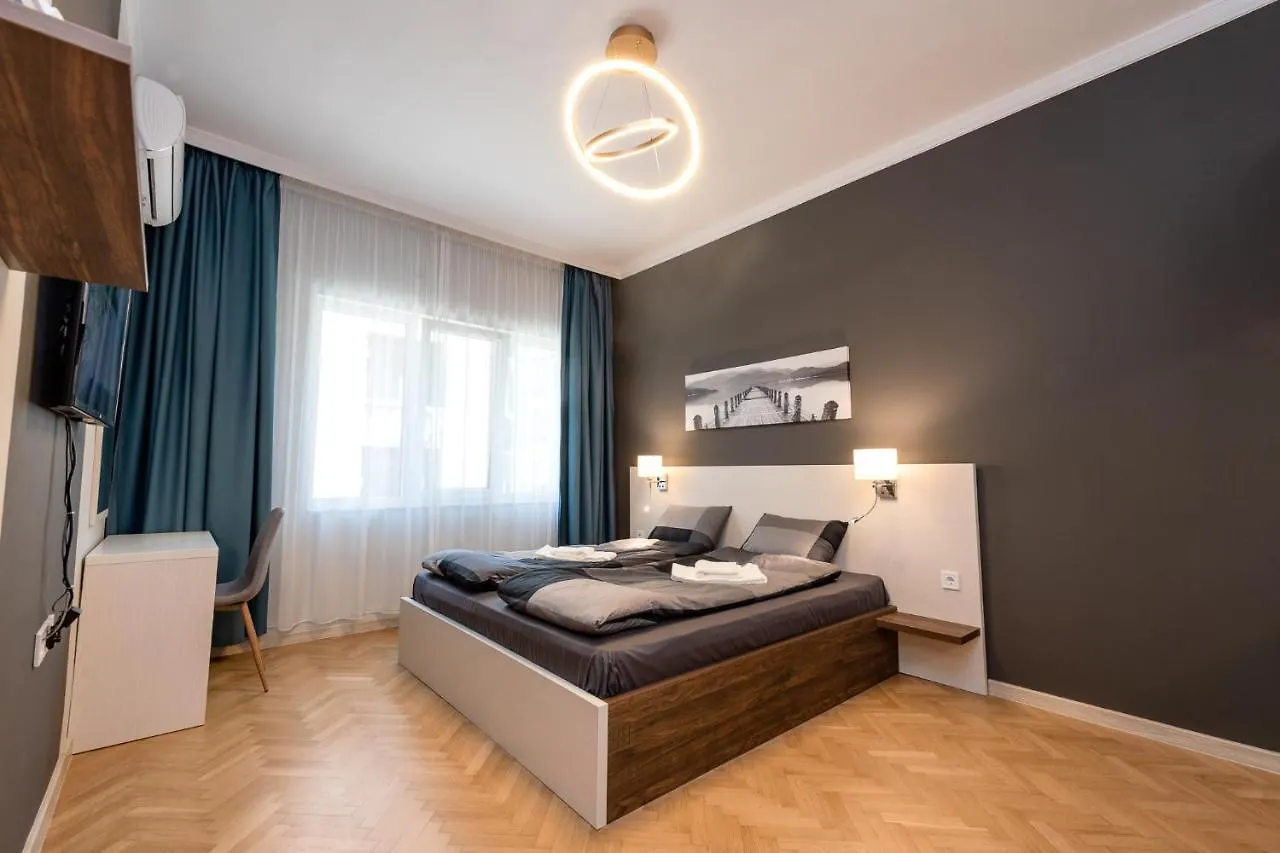 Downtown Apartment בורגאס